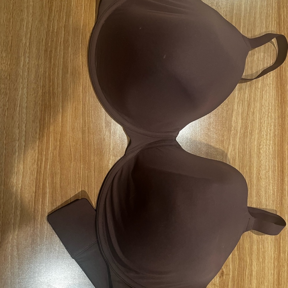 SKIMS Fits Everybody tshirt bra Size